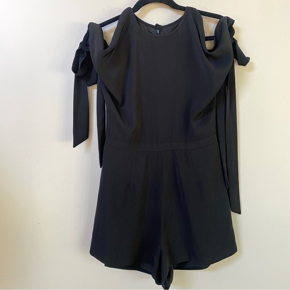 Keepsake The Label Two Minds Cold Shoulder Blck Playsuit Romper sz Medium - Picture 9 of 16